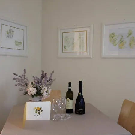 Sotto Il Pergolato Di Glicine Gavi