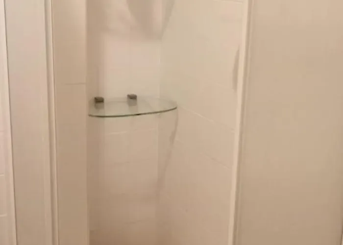Sotto Il Pergolato Di Glicine *